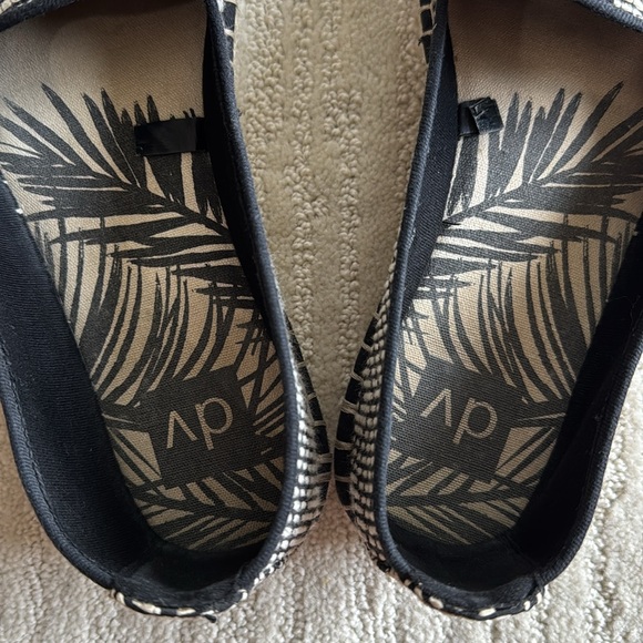 DV by Dolce Vita Woven Espadrilles - Picture 10 of 11